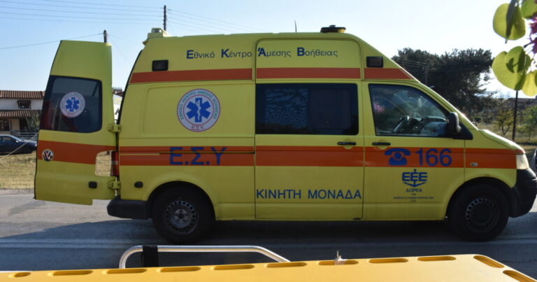 ΠΟΕΔΗΝ: Εργαζόμενοι πληρώνουν από την τσέπη τους τα ανταλλακτικά για τα ασθενοφόρα και απειλούνται με ΕΔΕ