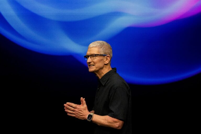 «Είναι αναπόφευκτο»: Η Apple σχεδιάζει να αυξήσει τις τιμές iPhone και άλλων προϊόντων λόγω AI