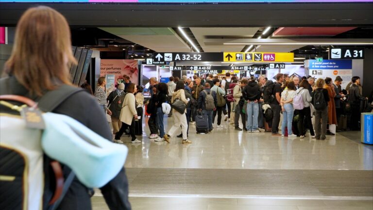 Αεροπορικές πτήσεις: Η ΕΕ διατηρεί τις αποζημιώσεις για καθυστερήσεις, νέοι όροι για τη χρέωση μεγάλων αποσκευών