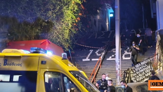 Δολοφονία στα Εξάρχεια: Ο δράστης εξαφανίστηκε προς τον Στρέφη, συγκλονιστική εικόνα με τον σκύλο του θύματος