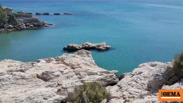 Μακάβριο εύρημα στη Λήμνο: Γερμανοί τουρίστες εντόπισαν ανθρώπινο κρανίο και οστά στο Φαναράκι