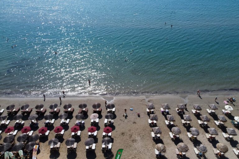 Παραλίες υπό επιτήρηση: Drones και δορυφόροι στη μάχη κατά των αυθαιρεσιών