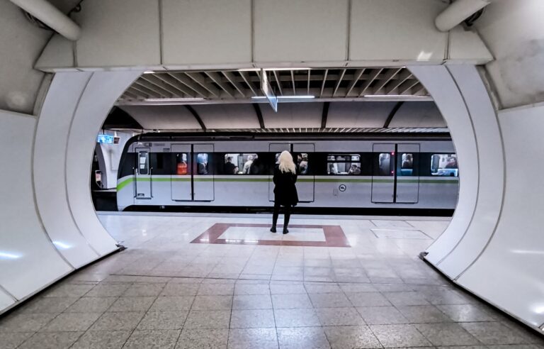 Μετρό Αθήνας: 149,5 εκατ. ευρώ για αναβάθμιση και εγκατάσταση κλιματιστικών σε συρμούς