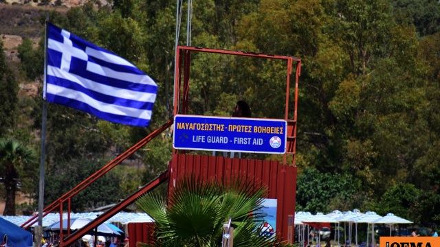Καβάλα: Κατέρρευσαν ναυαγοσωστικοί πύργοι λόγω κακοκαιρίας, τραυματίστηκε 21χρονη ναυαγοσώστρια