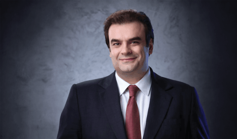 Πιερρακάκης: Έρχεται ρύθμιση για μαθητές με προβλήματα ακοής