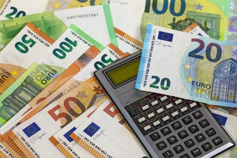 Προϋπολογισμός: Στα 28 δισ. τα φορο-έσοδα στο 5μηνο - Ποιοι φόροι γέμισαν τα ταμεία