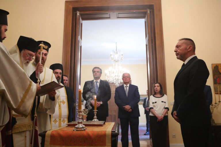 Ενώπιον του Προέδρου της Δημοκρατίας ορκίσθηκε ο διοικητής της Τράπεζας της Ελλάδος