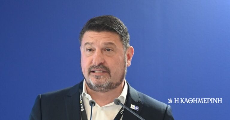 Αγνωστοι έγραψαν συνθήματα έξω από το σπίτι του Ν. Χαρδαλιά