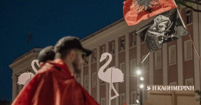 Το κίνημα των «Φλαμίνγκο» – Από τη λιμνοθάλασσα στους δρόμους των Τιράνων