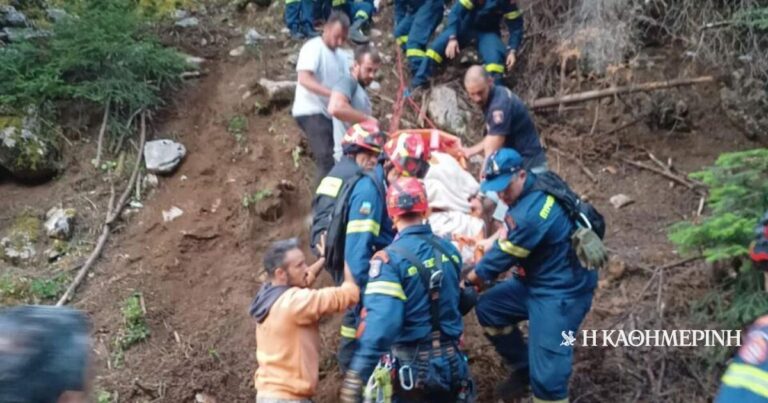 Καλάβρυτα: Ολονύχτια επιχείρηση διάσωσης 60χρονου που έπεσε σε δύσβατο σημείο