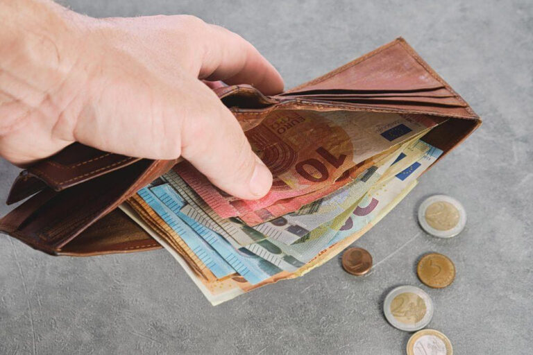 Συντάξεις Ιουλίου: Σε δύο φάσεις οι πληρωμές – Οι δύο τελικές ημερομηνίες