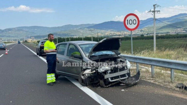 Αυτοκίνητο χτύπησε με σφοδρότητα στις προστατευτικές μπάρες στον Ε65 στη Φθιώτιδα
