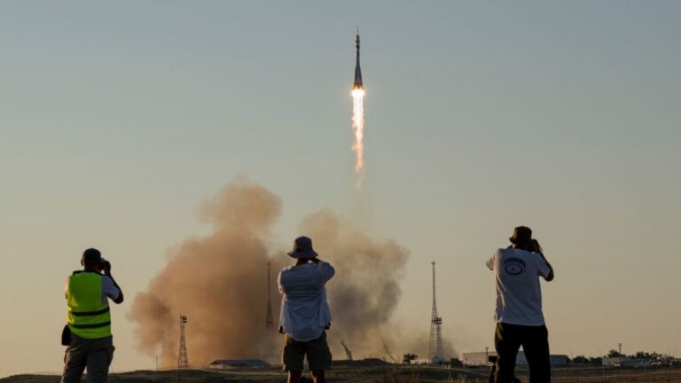 Εκτοξεύτηκε το διαστημόπλοιο Soyuz - Δύο Ρώσοι κοσμοναύτες και Αμερικανός αστροναύτης το πλήρωμα