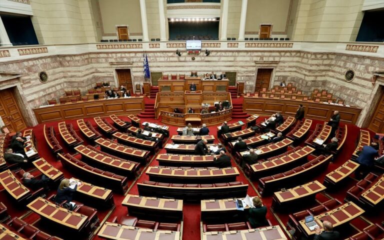 Συντάξεις χηρείας: Ποιοι θα δουν άμεσα αυξήσεις