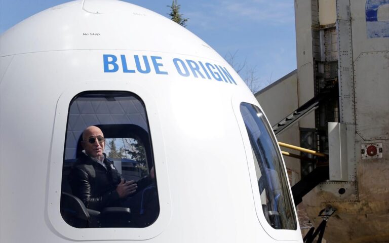 Η Blue Origin του Μπέζος αποτιμήθηκε στα 130 δισ. δολάρια στον πρώτο γύρο δημόσιας συγκέντρωσης κεφαλαίων