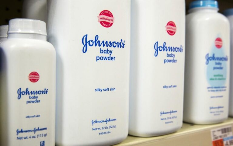 Johnson & Johnson: Θα καταβάλει 5,5 δισ. δολάρια για να κλείσει δικαστική διαμάχη σχετικά με τα προϊόντα ταλκ της εταιρείας