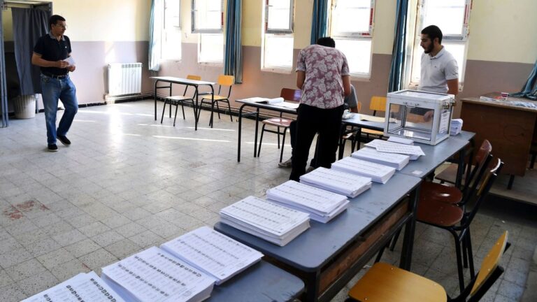 Αλγερία: Ρεκόρ αποχής στις εκλογές – Πρώτο κόμμα το Εθνικό Απελευθερωτικό Μέτωπο με 90 βουλευτές