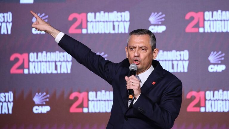 Τουρκία: Ο Οζγκιούρ Οζέλ εγκαταλείπει το CHP και ιδρύει νέο κόμμα
