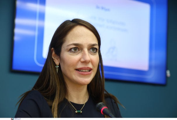 Δόμνα Μιχαηλίδου: H απάντησή της για την Ελληνική Οικογένεια - «H τέχνη της κοπτικής είναι παλιά» - ΒΙΝΤΕΟ