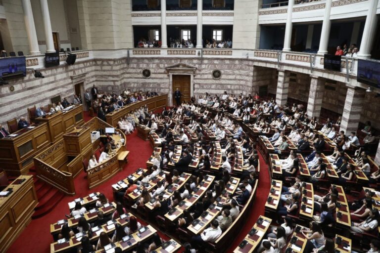 Συνταγματική Αναθεώρηση: Το απόγευμα η πρώτη κρίσιμη ψηφοφορία της προαναθεωρητικής Βουλής