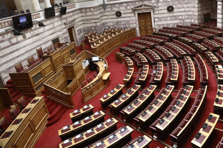 Βουλή: Απορρίφθηκε η ένσταση του ΠΑΣΟΚ για την προσωρινή διοίκηση στον Πανελλήνιο Ιατρικό Σύλλογο