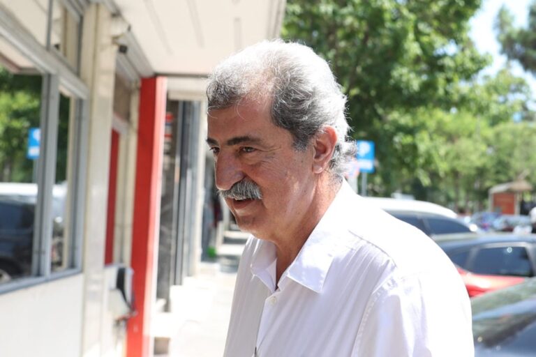 Παύλος Πολάκης: Δεν κατεβαίνει για πρόεδρος της ΚΟ του ΣΥΡΙΖΑ - «Δεν έχουμε την πολυτέλεια να έχουμε δυο υποψηφιότητες»