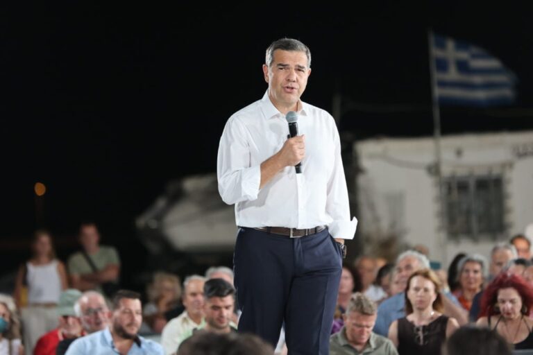 Αλέξης Τσίπρας: Απαντάει στις ερωτήσεις των μελών στην πρώτη διαδραστική εκδήλωση του κόμματος