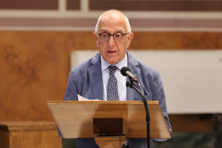 Μάρω Κοντού: Ο επικήδειος από τον Νικήτα Κακλαμάνη - «Αυτό που με πονάει είναι ότι θα πρέπει να σου πω οριστικά “καληνύχτα”»