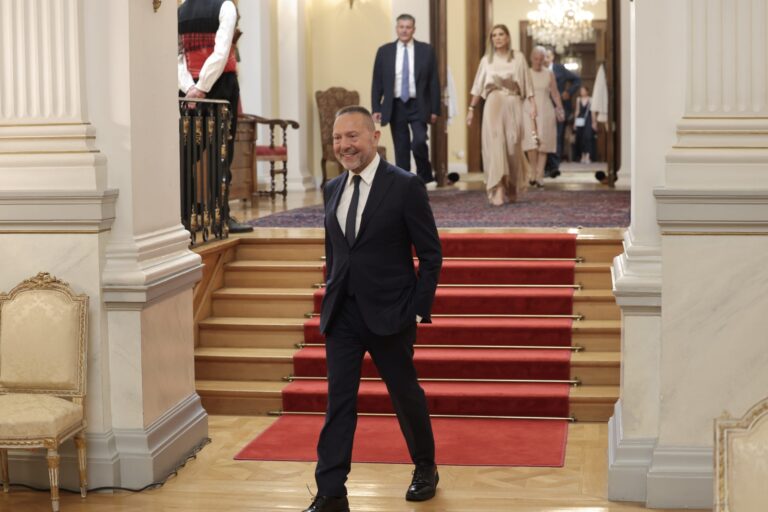 Δεξίωση στο Προεδρικό Μέγαρο για την 52η επέτειο αποκατάστασης της Δημοκρατίας: Οι προσκεκλημένοι και το μήνυμα Τασούλα