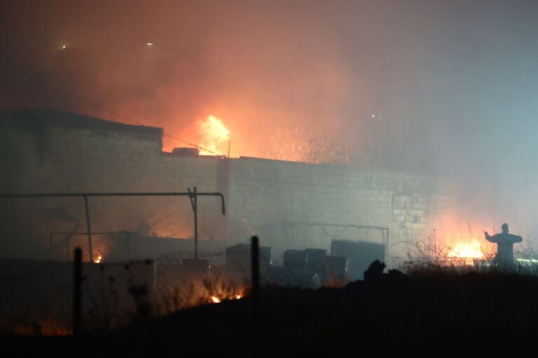 Φωτιά στο Ωραιόκαστρο Θεσσαλονίκης – Μήνυμα του 112 για εκκένωση