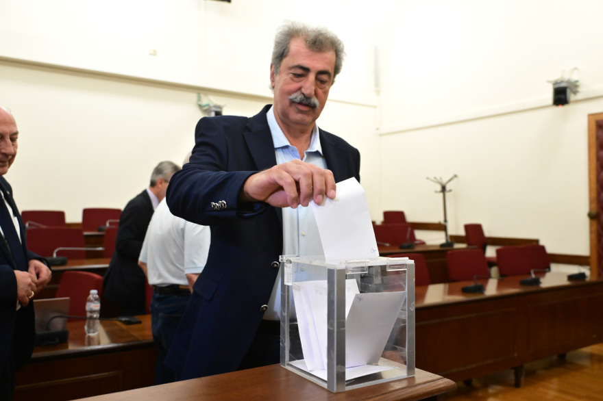 &Pi;&rho;ό&epsilon;&delta;&rho;&omicron;&sigmaf; &tau;&omicron;&upsilon; &Sigma;&Upsilon;&Rho;&Iota;&Zeta;&Alpha; &eta; &Delta;&omicron;ύ&rho;&omicron;&upsilon; &mu;&epsilon; 7 &alpha;&pi;ό &tau;&iota;&sigmaf; 8 &psi;ή&phi;&omicron;&upsilon;&sigmaf;