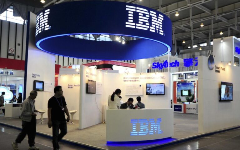 Σοκ για την IBM: Έχασε 69 δισ. δολάρια σε μία ημέρα - Tι έφερε τη βουτιά 25%