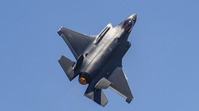 Ελληνικά Rafale πάνω από τα Ηλύσια Πεδία