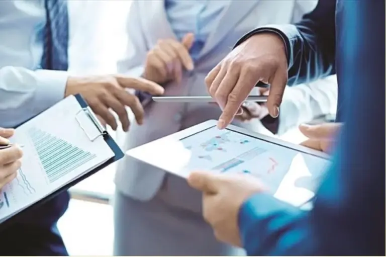 EY: Οι έλληνες επιχειρηματίες σχεδιάζουν προσλήψεις και επενδύσεις παρά τη αυξημένη αβεβαιότητα