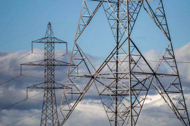 Ρεύμα: Ηλεκτροπληξία στις τιμές χονδρικής - Επιστρέφει το ενεργειακό «σιδηρούν παραπέτασμα» στην Ευρώπη