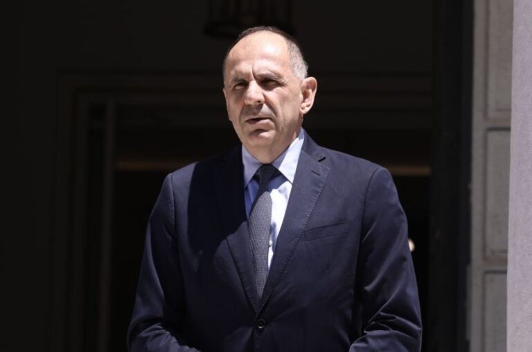 Η τριμερής συνεργασία στο επίκεντρο της επικοινωνίας Γεραπετρίτη με τον Αιγύπτιο ομόλογό του