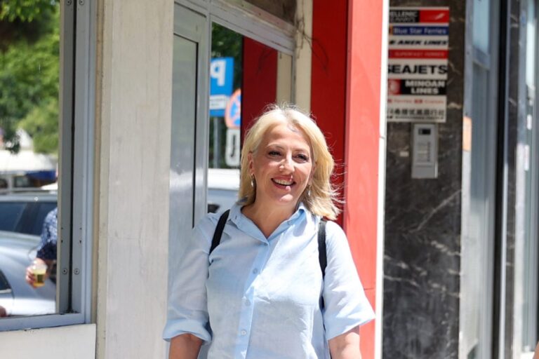 ΣΥΡΙΖΑ: Η επιστολή της Δούρου για την υποψηφιότητά της – «Η ΚΟ όπως και συνολικά το κόμμα είναι σε κρίση – Η κατάσταση είναι αναστρέψιμη»