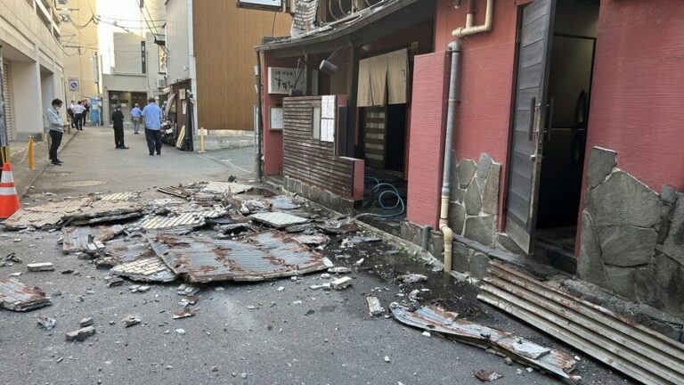 Σεισμός στην Ιαπωνία: Ένας νεκρός από κατάρρευση κτηρίου - Δεκάδες αγνοούνται σε εργοστάσιο και Μall