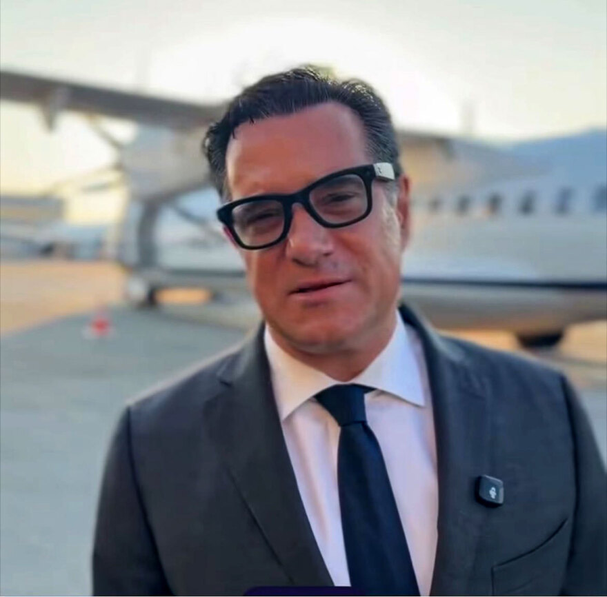 &Omicron; &Alpha;&delta;&omega;&nu;&iota;&sigmaf; &Gamma;&epsilon;&omega;&rho;&gamma;&iota;ά&delta;&eta;&sigmaf; &alpha;&pi;&alpha;&nu;&tau;ά &gamma;&iota;&alpha; &tau;&alpha; έ&xi;&upsilon;&pi;&nu;&alpha; &gamma;&upsilon;&alpha;&lambda;&iota;ά: &Nu;&alpha;&iota;, &phi;&omicron;&rho;ά&omega; &tau;&alpha; Meta2, &kappa;&omicron;&sigma;&tau;ί&zeta;&omicron;&upsilon;&nu; 600 &epsilon;&upsilon;&rho;ώ &kappa;&alpha;&iota; &mu;&upsilon;&sigma;&tau;&iota;&kappa;ή ή &pi;&alpha;&rho;ά&nu;&omicron;&mu;&eta; &epsilon;&gamma;&gamma;&rho;&alpha;&phi;ή &mu;&epsilon; &alpha;&upsilon;&tau;ά, &delta;&epsilon;&nu; &gamma;ί&nu;&epsilon;&tau;&alpha;&iota;
