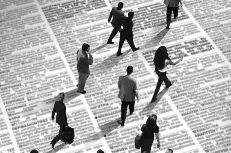 Ανεργία: Υποχώρησε στο 8,1% τον Μάιο