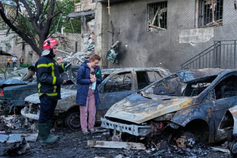 Ουκρανικό χτύπημα σε δύο ρωσικά τάνκερ στη Μαύρη Θάλασσα - Σφυροκόπημα της Μόσχας στο Κίεβο