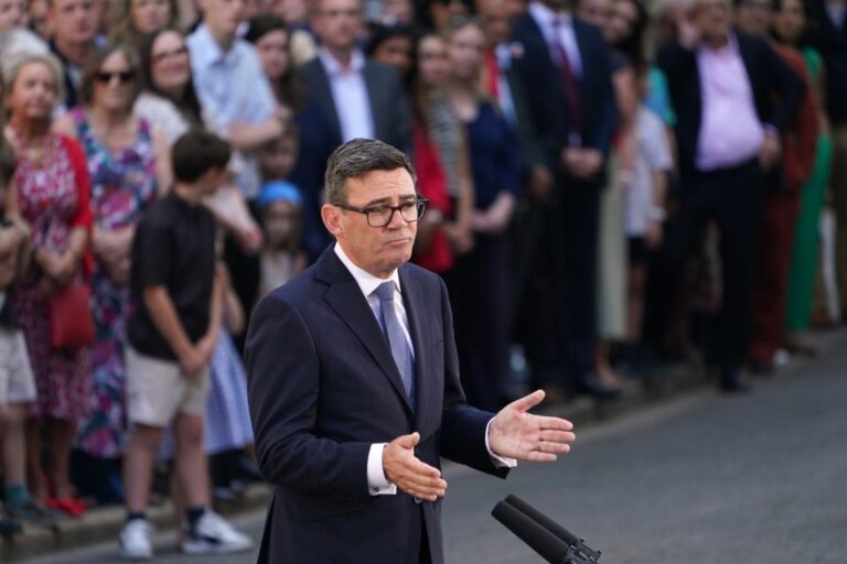 Μπέρναμ: Ο κόσμος μπούχτισε με την πολιτική - Δεν ήμασταν αρκετά καλοί, πρέπει να γίνουμε καλύτεροι