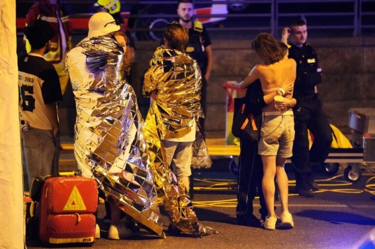 Βερολίνο: Ισλαμιστής ο δράστης που έπεσε με το λευκό βαν πάνω σε πλήθος στο φεστιβάλ