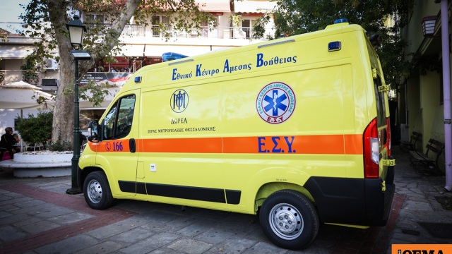Μηχανή παρέσυρε 50χρονη στη Θεσσαλονίκη, μεταφέρθηκε στο νοσοκομείο
