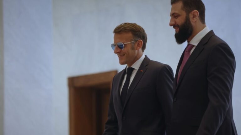 Μακρόν: Θα επιστραφούν στη Συρία 50 εκατ. που είχαν κατασχεθεί από την οικογένεια Άσαντ