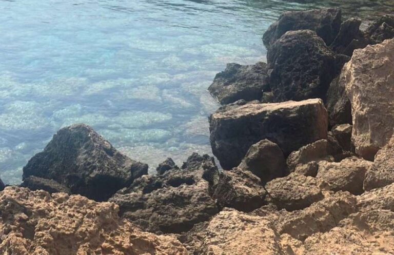 Τραγωδία… Υπέκυψε 37χρονος που εγκλωβίστηκε σε βράχια στο Κάβο Γκρέκο