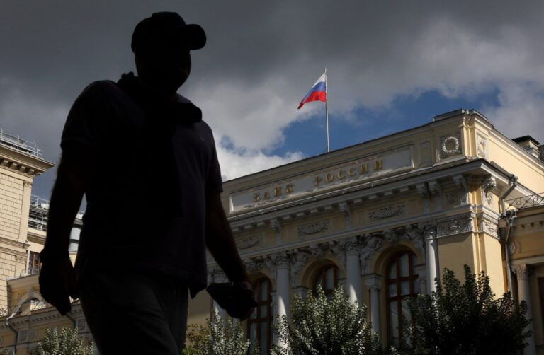 Reuters: Ο πόλεμος απειλεί με τραπεζική κρίση τη Ρωσία