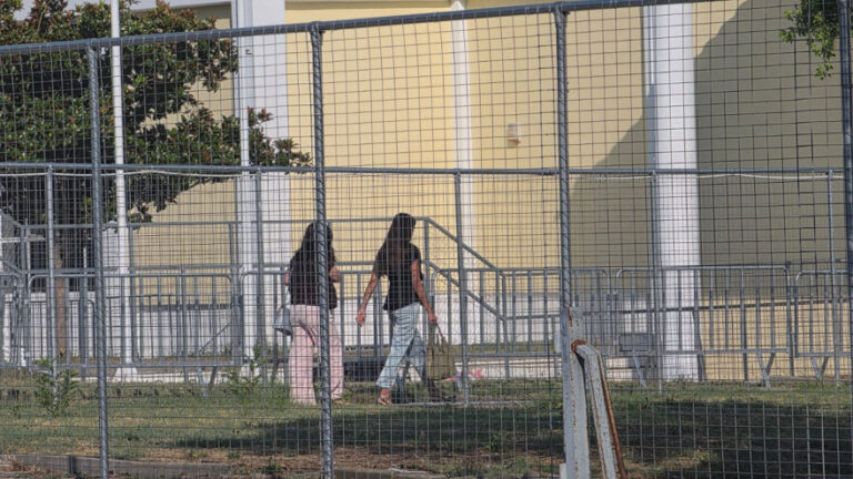 «Εσείς γιατί θίγεστε;»: Νέα αντιπαράθεση Κωνσταντοπούλου με την πρόεδρο στη δίκη για τα Τέμπη