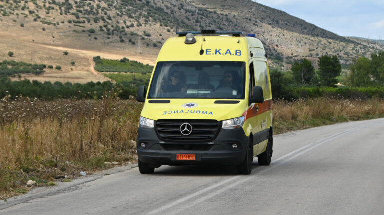 Σοβαρό ατύχημα στη Χαλκιδική: ΙΧ συγκρούστηκε με όχημα της Πυροσβεστικής, τραυματίστηκε 20χρονος
