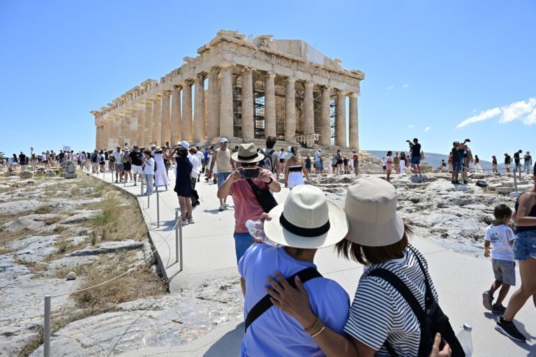 ΕΤΕ: Άντεξε ο ελληνικός τουρισμός, παρά την κρίση στη Μέση Ανατολή